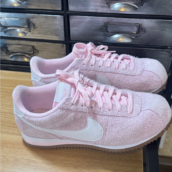 🩷🤍 NIKE PINK CORTEZ SNEAKERS🤍🩷 - Picture 7 of 8